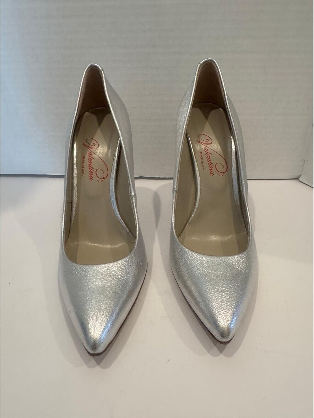 Valentina Textured Silver Leather Pointed-Toe Pumps | Size 40 / US 9.5